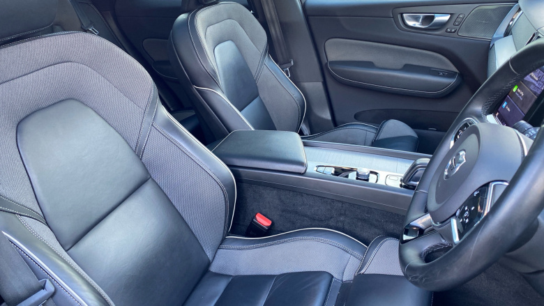 Volvo Xc60 2.0 T6 Recharge PHEV R DESIGN 5dr AWD Auto Estate